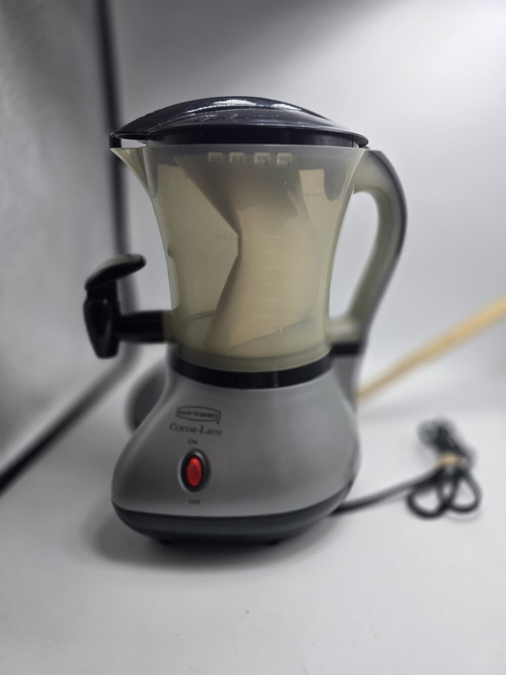 Back to Basics Cocoa-Latte Hot Drink Maker With Frothy Dispenser Spout Tested!